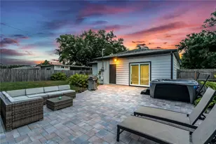 3231 New England St, Sarasota, FL 34231 - Photo 2