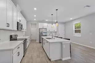 3000 Via Sienna Cir, Sarasota, FL 34243 - Photo 8