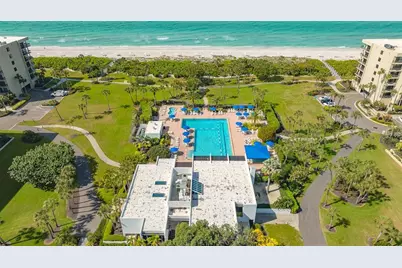 1075 Gulf Of Mexico Drive #303, Longboat Key, FL 34228 - Photo 46