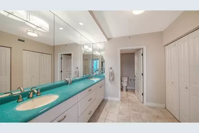1075 Gulf Of Mexico Drive #303, Longboat Key, FL 34228 - Photo 34
