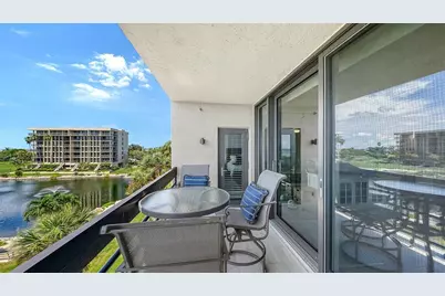 1075 Gulf Of Mexico Drive #303, Longboat Key, FL 34228 - Photo 20
