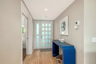 1075 Gulf of Mexico Dr, Longboat Key, FL 34228 - Photo 4