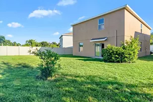 4924 Reflecting Pond Cir, Wimauma, FL 33598 - Photo 8