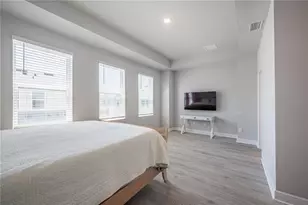 2400 Ezzell Ct, Sarasota, FL 34237 - Photo 18