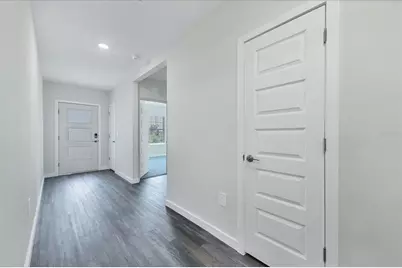 17218 Barnwood Place, Lakewood Ranch, FL 34211 - Photo 2