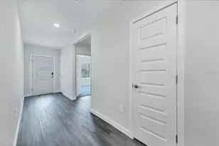 17218 Barnwood Pl, Lakewood Ranch, FL 34211 - Photo 2