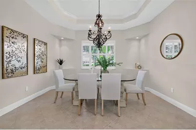 7058 Vilamoura Place, Lakewood Ranch, FL 34202 - Photo 10