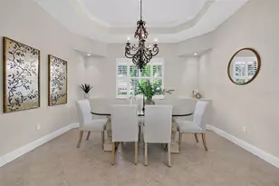7058 Vilamoura Pl, Lakewood Ranch, FL 34202 - Photo 10
