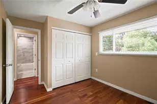 1006 Longfellow Ct, Sarasota, FL 34243 - Photo 22