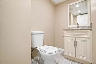 1006 Longfellow Ct, Sarasota, FL 34243 - Photo 20