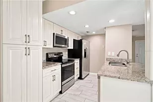 1006 Longfellow Ct, Sarasota, FL 34243 - Photo 14