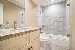 1006 Longfellow Ct, Sarasota, FL 34243 - Photo 24