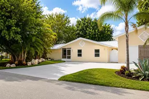 308 Cypress Rd, Venice, FL 34293 - Photo 2