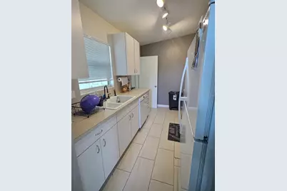 329 Glen Oak Road, Venice, FL 34293 - Photo 8