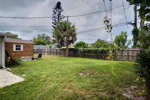 329 Glen Oak Rd, Venice, FL 34293 - Photo 16