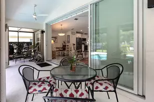 7326 Eleanor Cir, Sarasota, FL 34243 - Photo 12