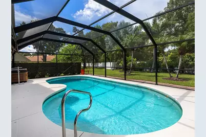 7326 Eleanor Circle, Sarasota, FL 34243 - Photo 2