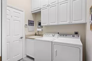 7326 Eleanor Cir, Sarasota, FL 34243 - Photo 30