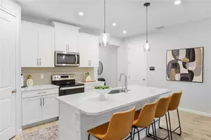 20285 Symphony Pl, Venice, FL 34293 - Photo 8