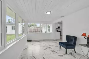 2347 Tangerine Dr, Sarasota, FL 34239 - Photo 22
