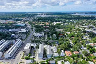 516 Laurel Pk Dr, Sarasota, FL 34236 - Photo 4
