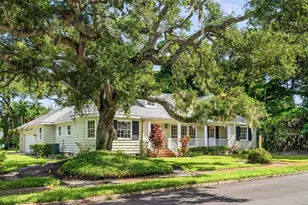 1585 South Dr, Sarasota, FL 34239 - Photo 2