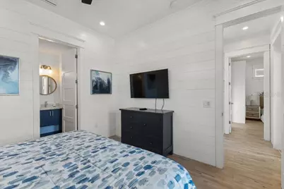 239 S Harbor Drive, Holmes Beach, FL 34217 - Photo 20