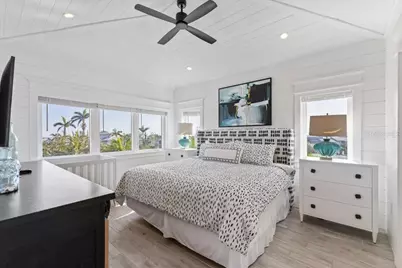 239 S Harbor Drive, Holmes Beach, FL 34217 - Photo 16