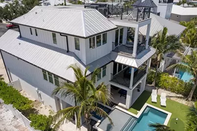 239 S Harbor Drive, Holmes Beach, FL 34217 - Photo 2