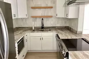 2370 Bahia Vista St, Sarasota, FL 34239 - Photo 8