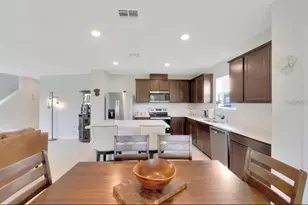 9079 Royal River Cir, Parrish, FL 34219 - Photo 8