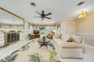 133 Holly Ave, Sarasota, FL 34243 - Photo 8