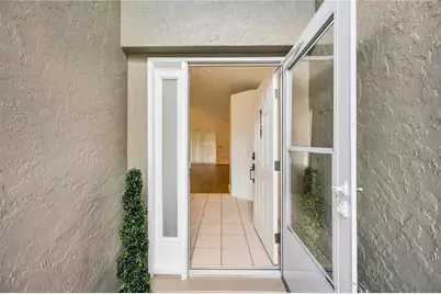 5469 Ashton Manor Drive, Sarasota, FL 34233 - Photo 4