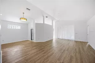5469 Ashton Manor Dr, Sarasota, FL 34233 - Photo 6