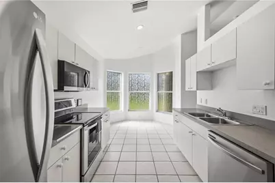 5469 Ashton Manor Drive, Sarasota, FL 34233 - Photo 10