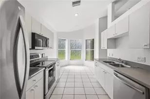 5469 Ashton Manor Dr, Sarasota, FL 34233 - Photo 10