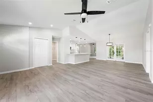 172 Shady Pine Ln, Nokomis, FL 34275 - Photo 4