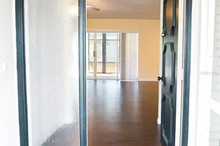 5726 Timberlake Dr, Sarasota, FL 34243 - Photo 4