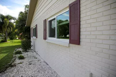 5726 Timber Lake Drive, Sarasota, FL 34243 - Photo 2