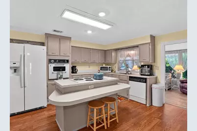 8534 Imperial Circle, Palmetto, FL 34221 - Photo 10