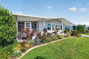 8534 Imperial Cir, Palmetto, FL 34221 - Photo 4
