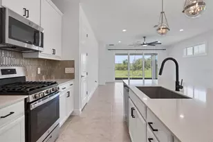 8177 Sternway Rd, Sarasota, FL 34240 - Photo 14