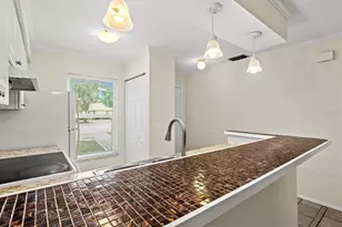 4631 Summerwind Dr, Sarasota, FL 34234 - Photo 4