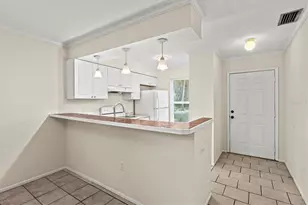 4631 Summerwind Dr, Sarasota, FL 34234 - Photo 2
