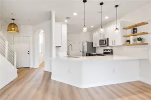 3768 Parkridge Cir, Sarasota, FL 34243 - Photo 8