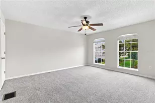 9912 Ashburn Lake Dr, Tampa, FL 33610 - Photo 10