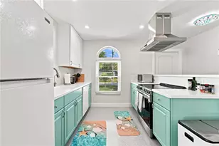 2060 6th St, Sarasota, FL 34237 - Photo 6