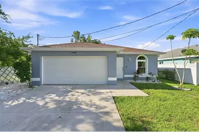 2060 6th Street, Sarasota, FL 34237 - Photo 1