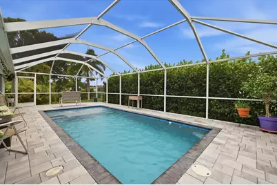 305 65th Avenue E, Bradenton, FL 34203 - Photo 4