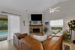 6104 Nicole Dr, Sarasota, FL 34243 - Photo 10